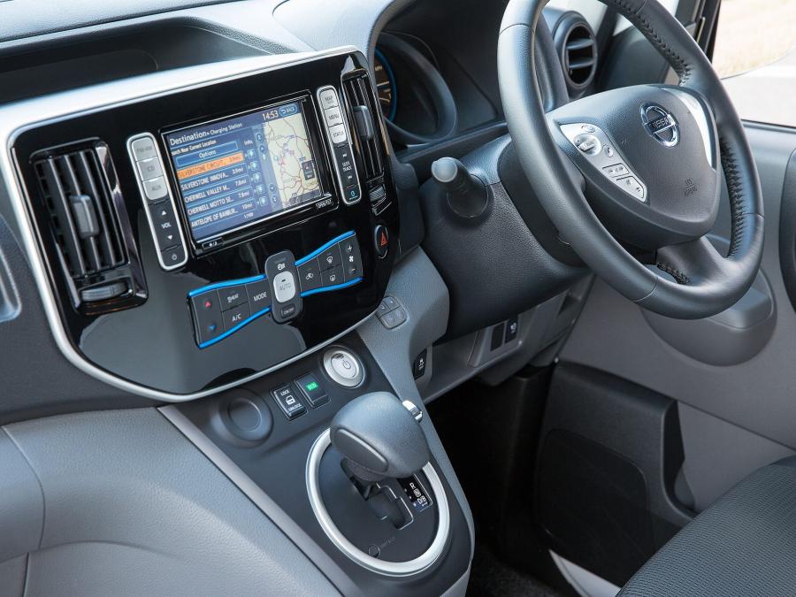  Nissan e-NV200 Van 2014 года  (UK) (фото 2 из 30)